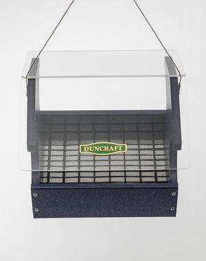 Duncraft Mealworm Maximizer Bluebird Feeder with clear plastic roof and dual mesh grids for mealworm feeding and easy cleaning.