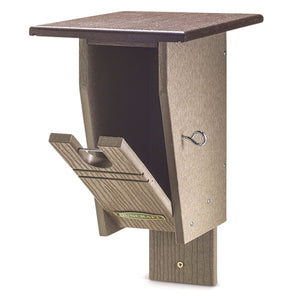 Duncraft Bluebird Trail House with open door, wire-restricted oval entrance, and two front perches for safe nesting. Made from durable recycled plastic.