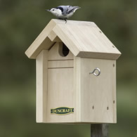 Duncraft Common Bird Pine Nesting House